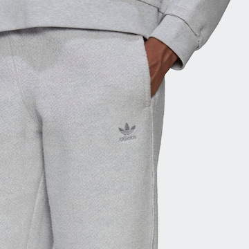 Effilé Pantalon 'Loungewear Sweat' ADIDAS ORIGINALS en gris