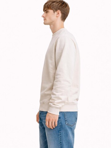 A Question Of (AQO) Sweatshirt 'Johannes' in White