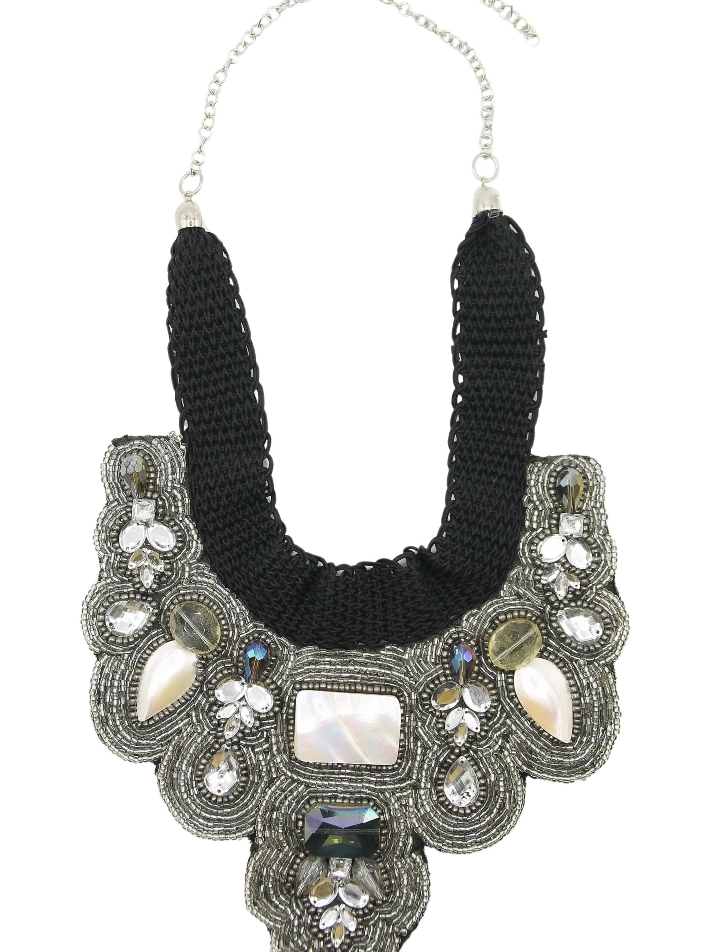 COLLEZIONE ALESSANDRO Necklace 'Chalisa' in Black: front