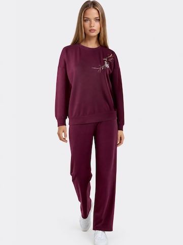 Lady Bersan Leisure suit in Red