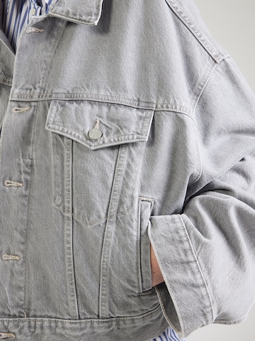 Geacă de primăvară-toamnă 'PAASITHE' de la ARMEDANGELS pe gri