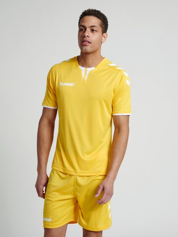 T-Shirt fonctionnel Hummel en jaune : devant