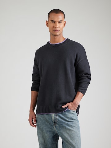 HOLLISTER Sweater in Black: front
