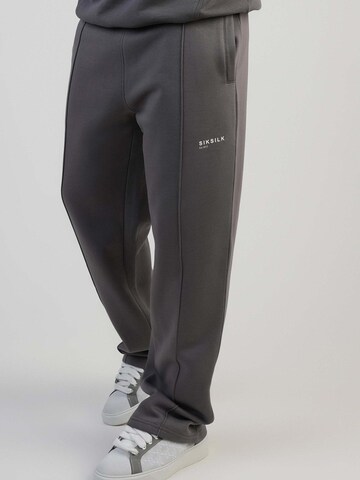 SikSilk Slimfit Sporthose 'Track Pants'‌‌‌‌‌‌ in Grau