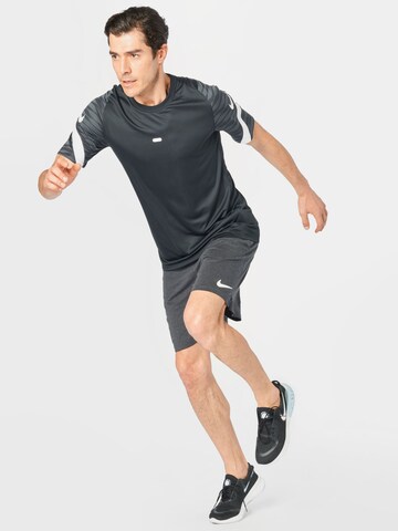 NIKE Sportshirt 'Strike' in Schwarz