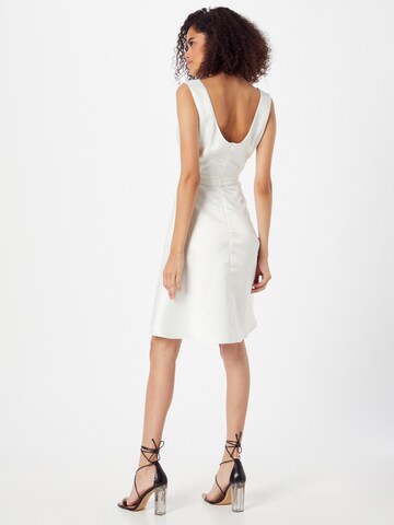 Rochie de cocktail de la SWING pe alb