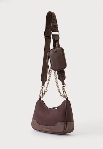 STEVE MADDEN Skuldertaske 'Bgreed' i brun