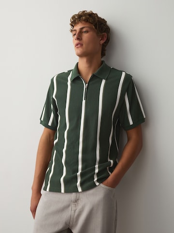 Next Тениска в зелено: отпред