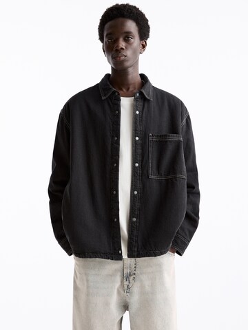 Veste mi-saison Pull&Bear en noir : devant