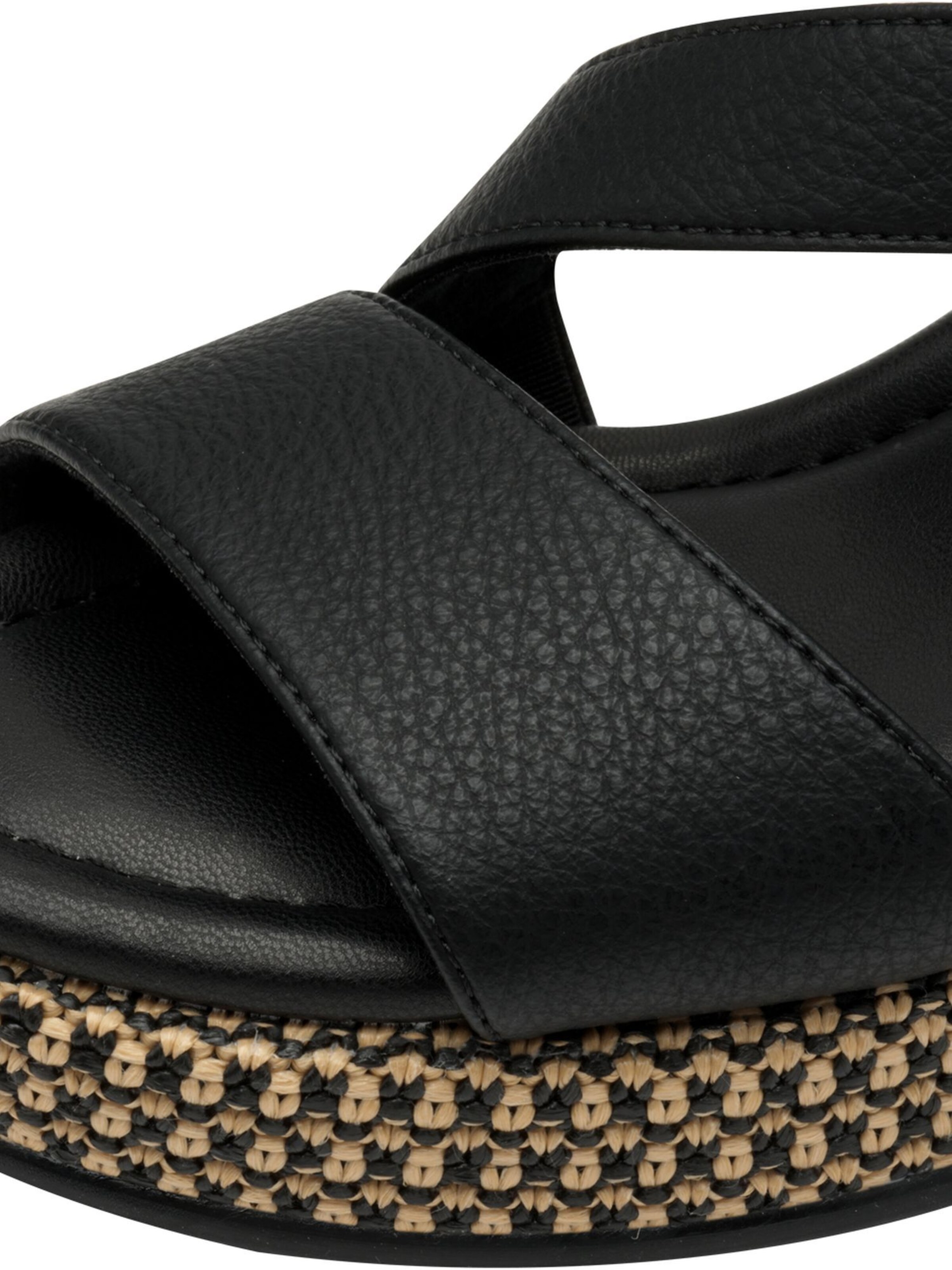 s.Oliver Sandale in Schwarz