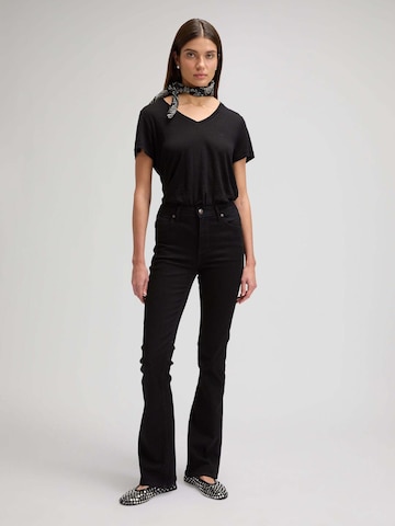 Lee Shirt 'V Neck'‌ in Schwarz