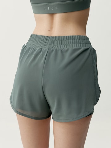 Born Living Yoga Slimfit Sportbroek 'Padma 2.0' in Groen