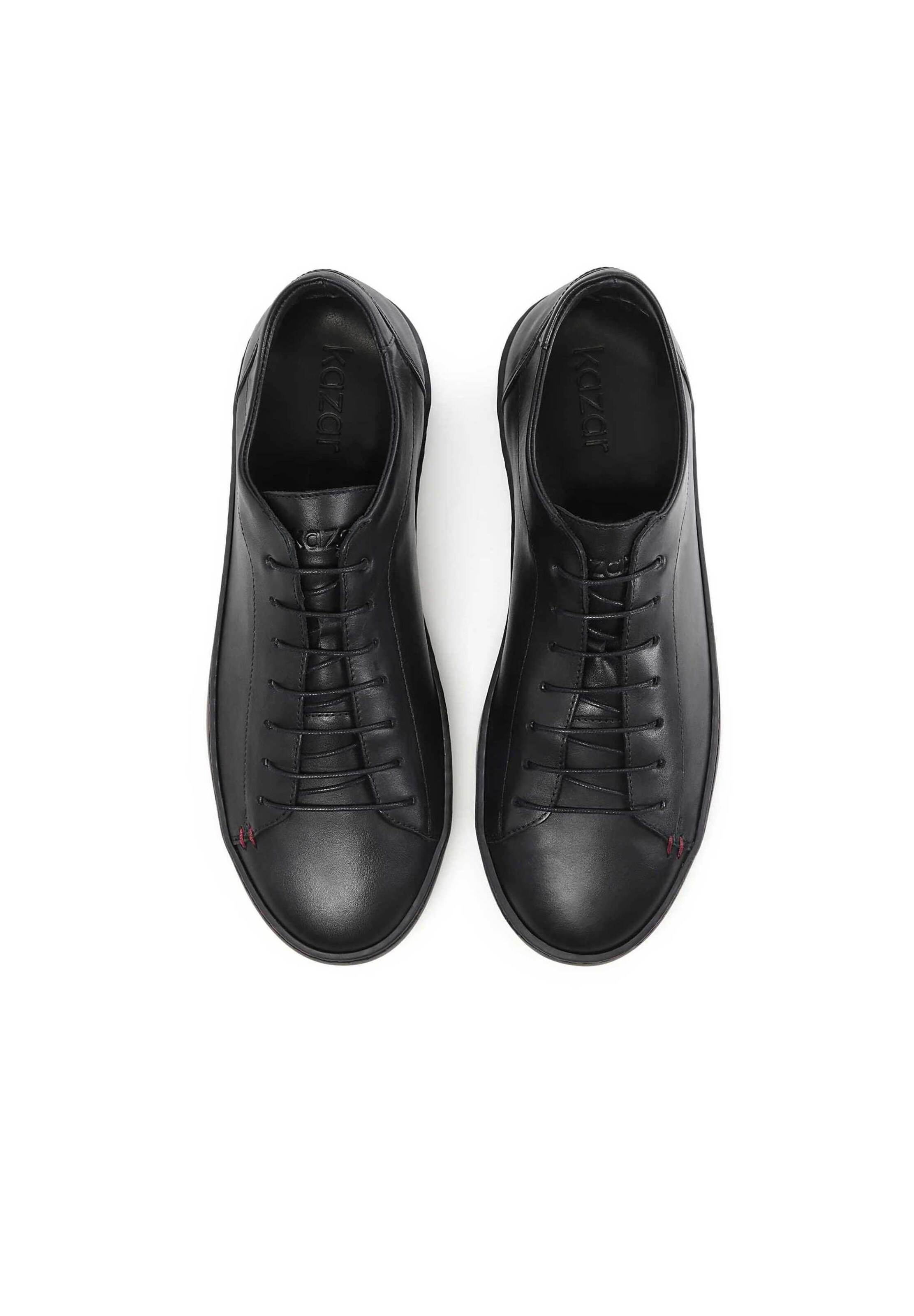 Sneaker bassa di Kazar in nero