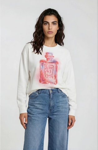Milano Italy Sweatshirt in White: front