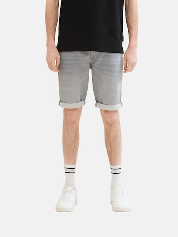 TOM TAILOR Regular Shorts 'Josh' in Grau: predná strana