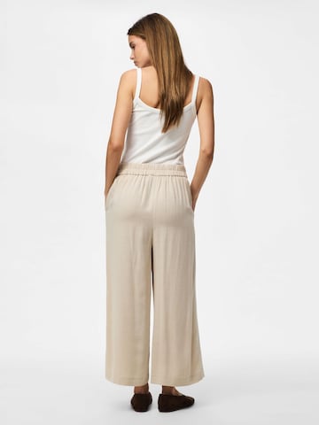 Loosefit Pantalon 'PCVinsty' PIECES en beige