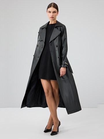 Derimod Mantel in Schwarz