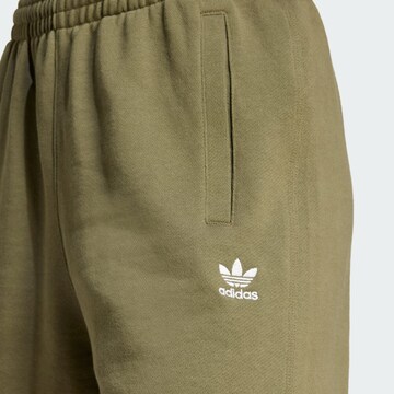 ADIDAS ORIGINALS Loosefit Broek 'Essentials' in Groen