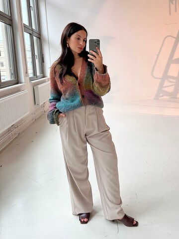 Cardigan KAVAZI en mélange de couleurs