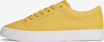 Baskets basses TOMMY HILFIGER en jaune : devant
