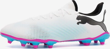 PUMA - Chuteira 'Future 7 Play' em branco: frente