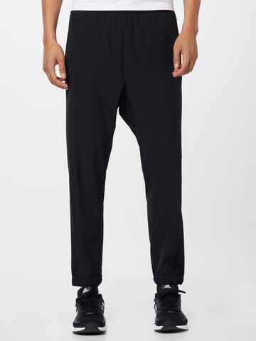 Regular Pantaloni sport de la Lacoste Sport pe negru: față