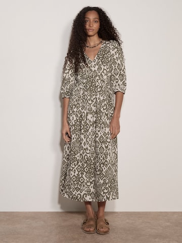 Robe ' ' Apricot en vert : devant