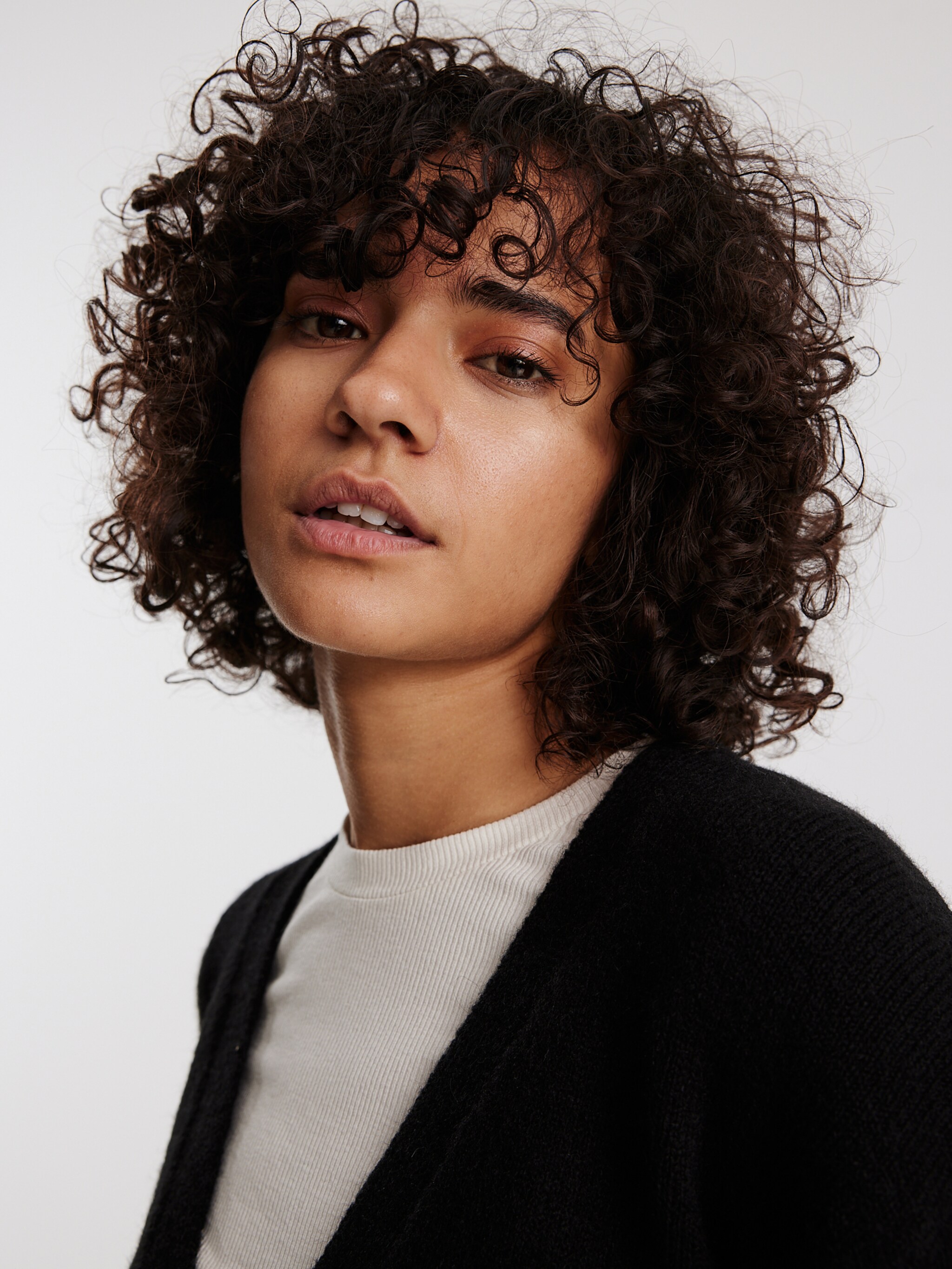 EDITED Produits Cardigan 'Carmi' noir