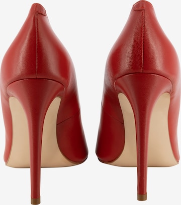 faina Pumps in Red