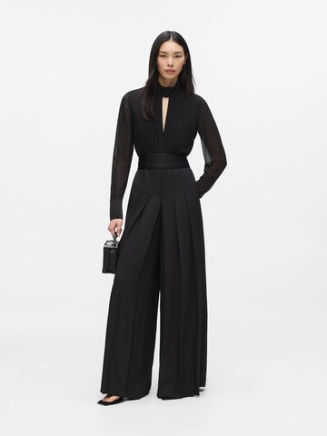 Salopeta de la Karl Lagerfeld pe negru