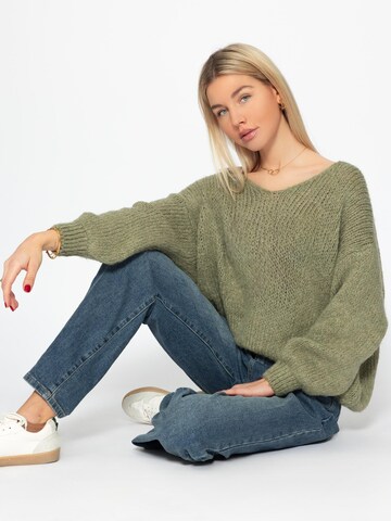 SASSYCLASSY Oversized sweater in Green