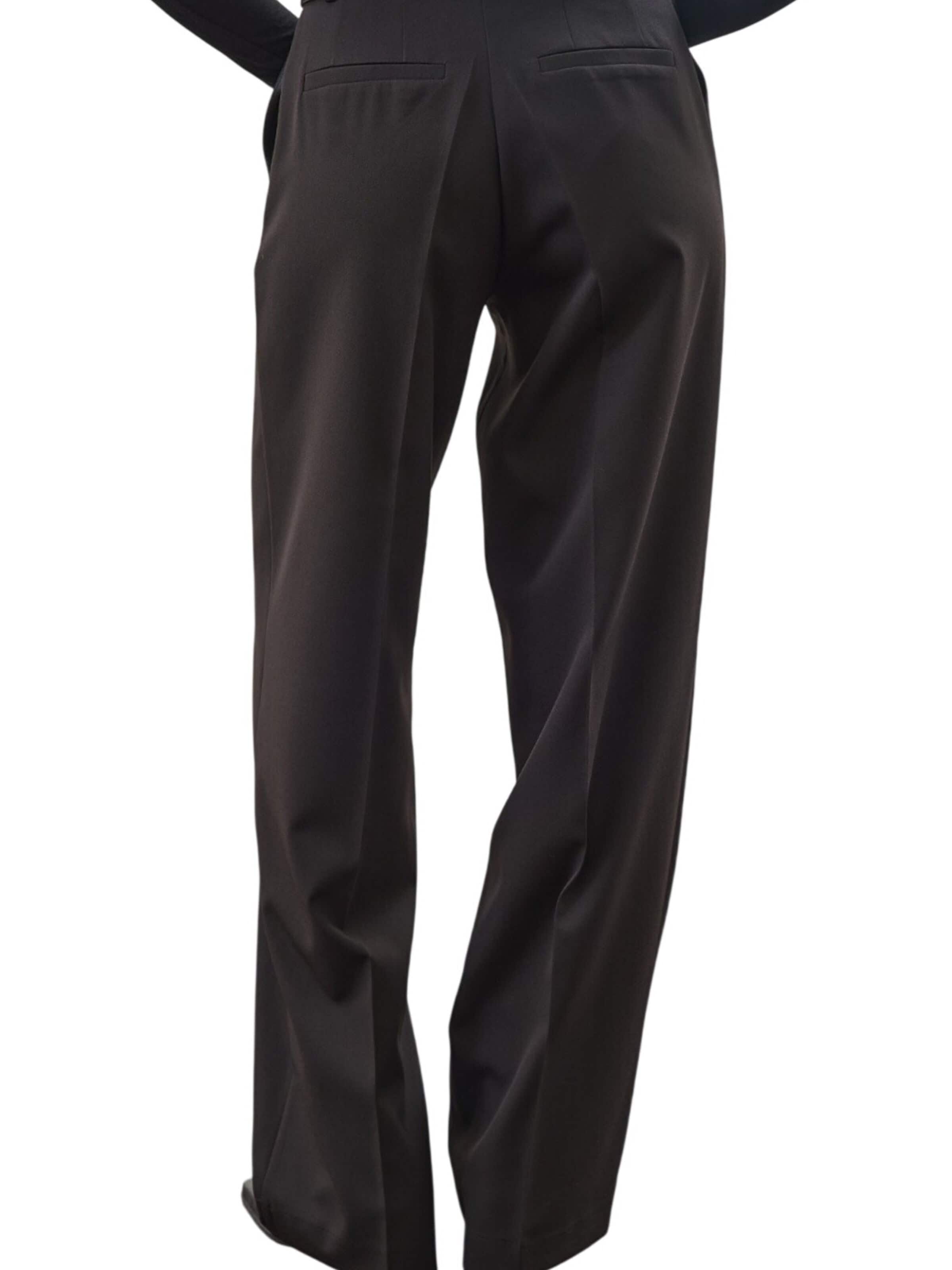MANUKA Regular Trousers in Black