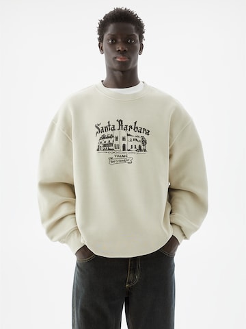 Pull&Bear Sweatshirt in Beige: front