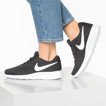 Nike Sportswear Sneakers laag 'Tanjun' in Zwart