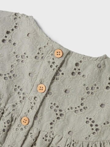 NAME IT Bluse i grå