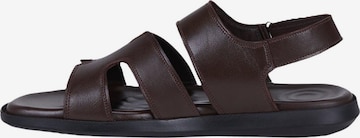 Desa Sandalen 'Sandalen' in Bruin: voorkant