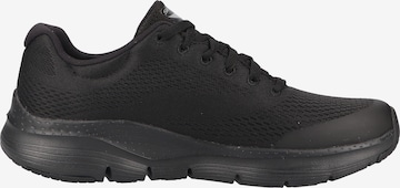 Baskets basses SKECHERS en noir