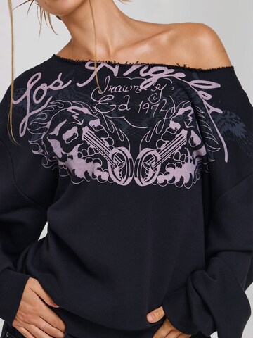 juoda Ed Hardy Megztinis: priekis
