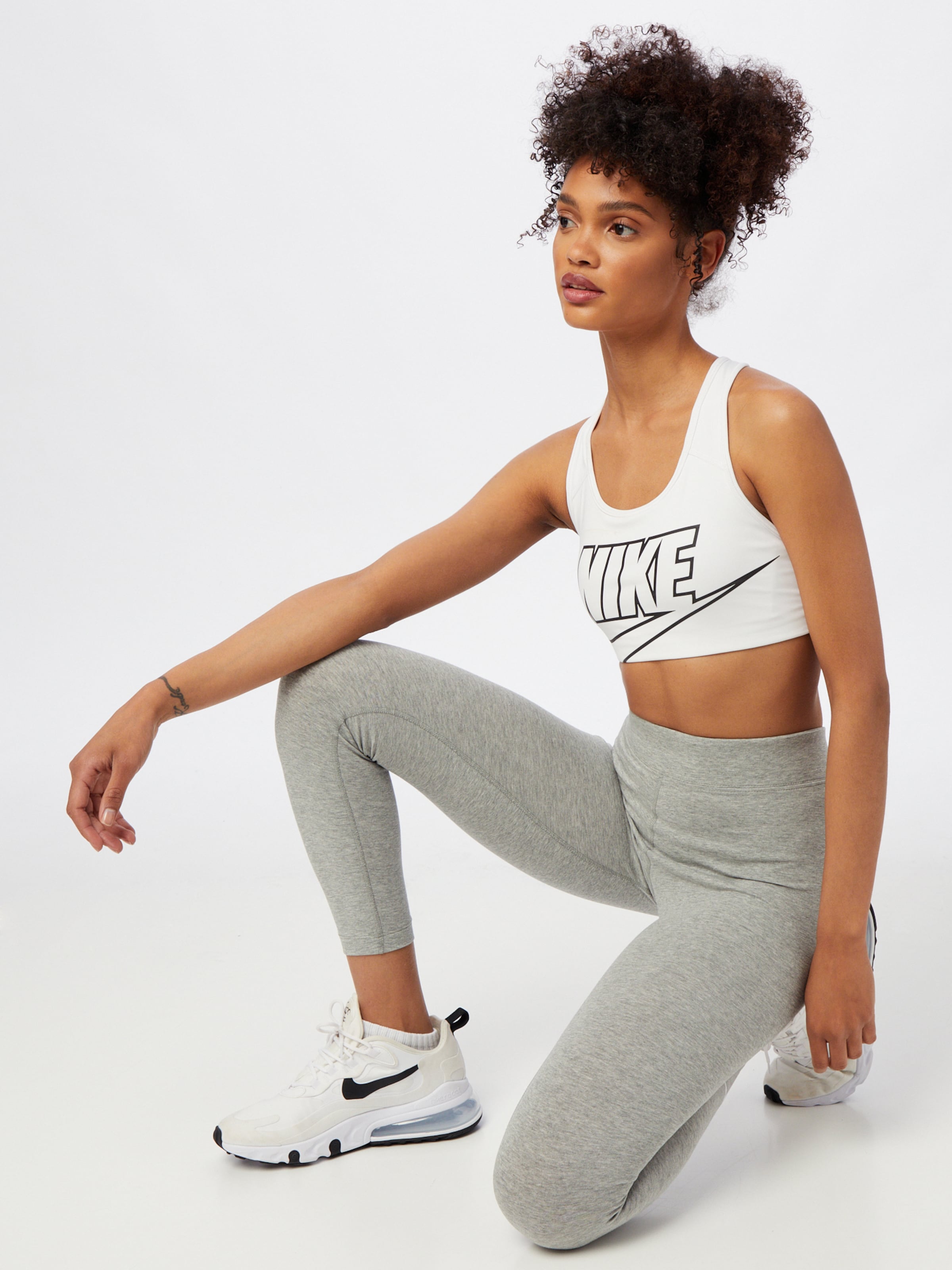 Nike Sportswear Skinny Leggings 'Essential' em Acinzentado