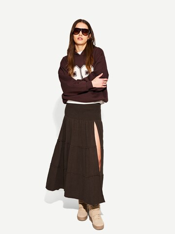 Bershka Skirt in Brown: front