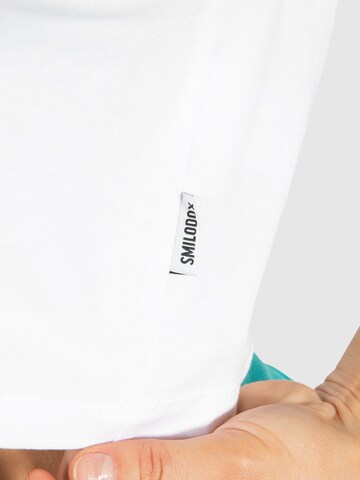 T-shirt 'Nalani' Smilodox en blanc