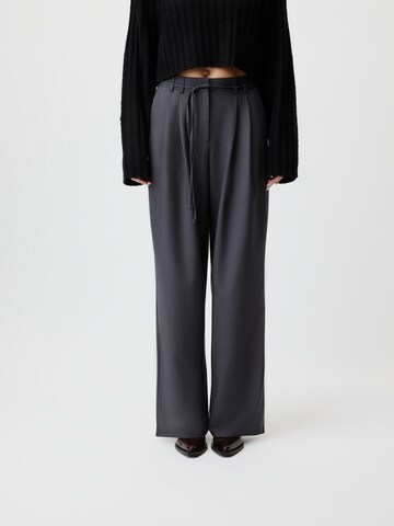 LeGer by Lena Gercke - Loosefit Pantalón plisado 'Aurelie' en gris: frente