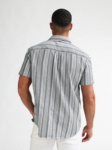 Petrol Industries Средняя посадка Рубашка в Синий