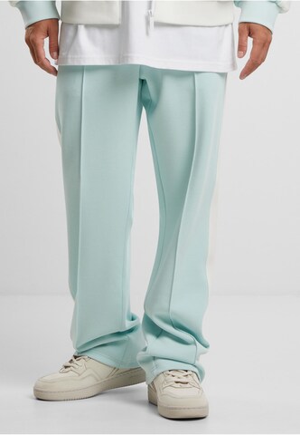 Karl Kani Regular Pants in Blue: front