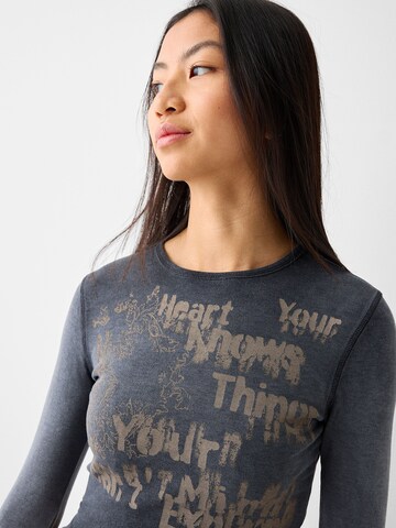 T-shirt Bershka en gris