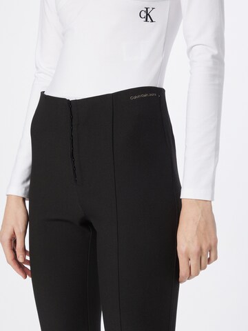 Coupe slim Pantalon Calvin Klein Jeans en noir