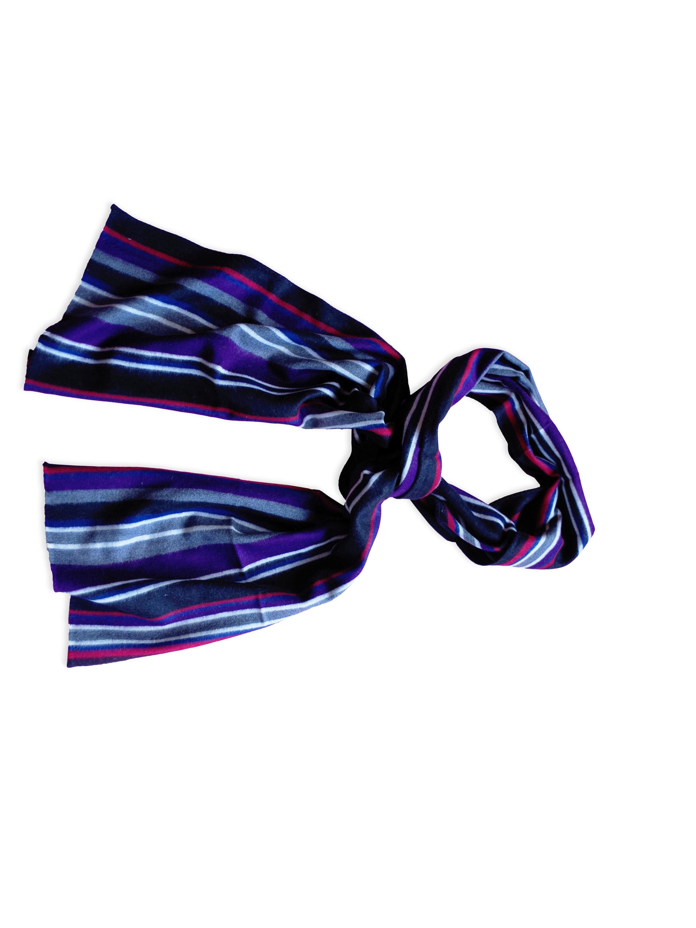 Posh Gear Scarf 'Lineeseta' in Purple: front