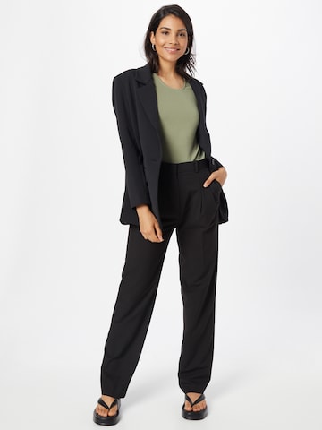 Tricou 'Kamala' de la PIECES pe verde