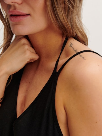 Tatiana Zidekova Ruha - fekete