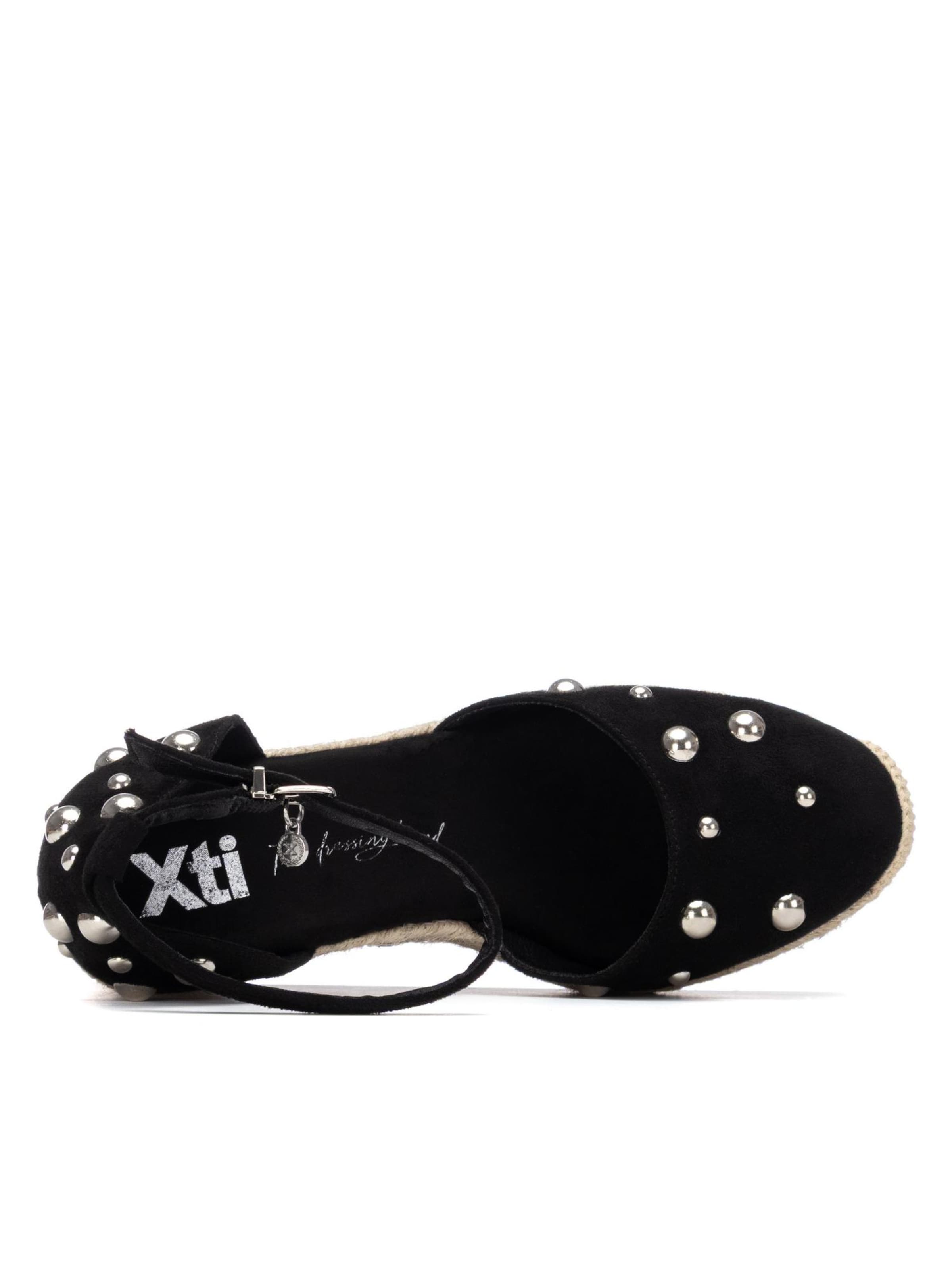 Xti Sandals in Black